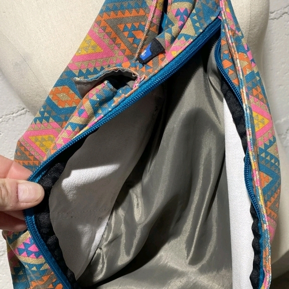 KAVU Patterned Sling Rope Bag Multicolor - Rhombus Rug - Picture 2 of 10